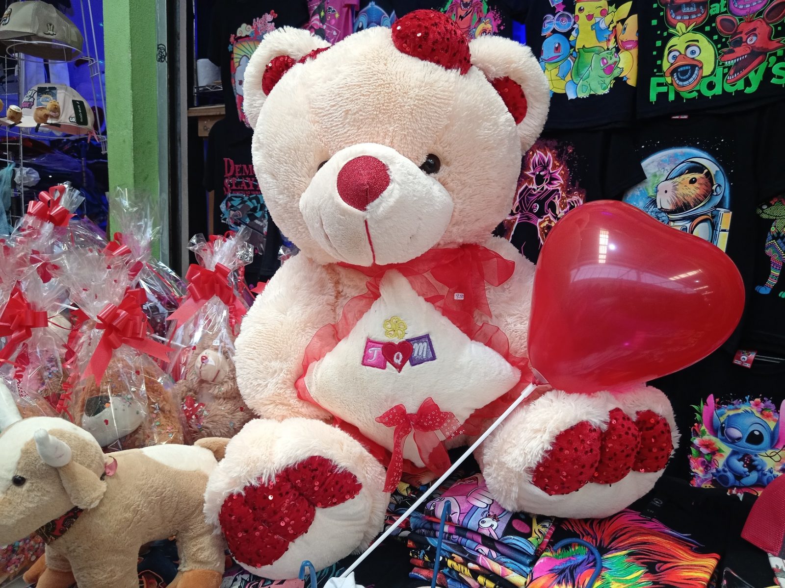 Comercios de la Isla preparados para recibir a los enamorados