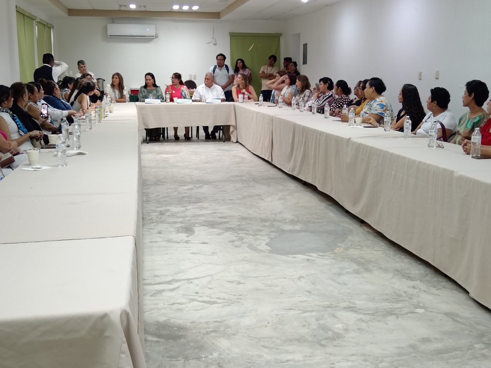 Amexme presenta programa Carril Rosa en Ciudad del Carmen