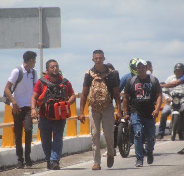 Cierre de puente anunciado por presión de empresas