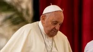A pesar de su delicado estado de salud, el Papa Francisco sigue trabajando y en comunicación con sus colaboradores.
