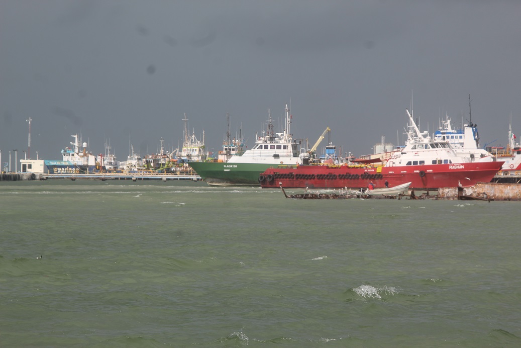 Empresarios de Ciudad del Carmen esperan pago de Pemex