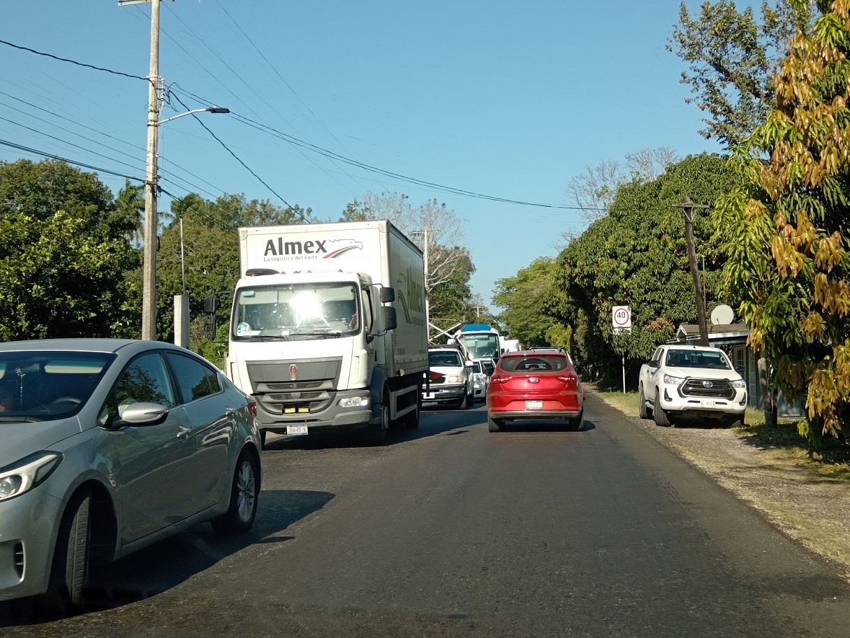 Caos vial el tramo de Atasta Pueblo