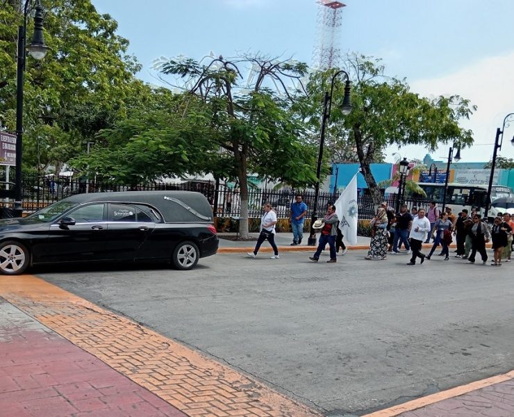 Dan cristiana sepultura al Padre Roberto Ferráez