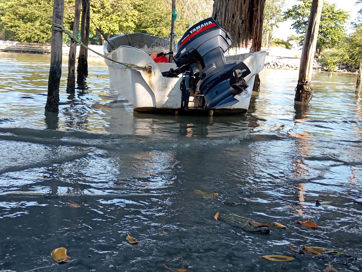Pescadores piden dragado de la boca del Arroyo de la Caleta