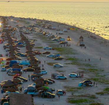 Deben impedir el tránsito de vehículos a orilla de las playas