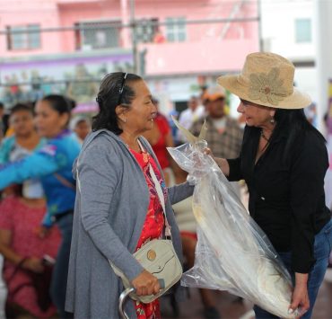 199160DIF Carmen ha entregado 4.5 tn de pescados en el programa de Cuaresma