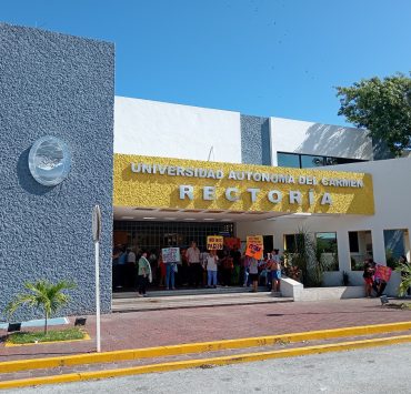 Desertan de la Unacar del 10 al 15% de la matrícula estudiantil