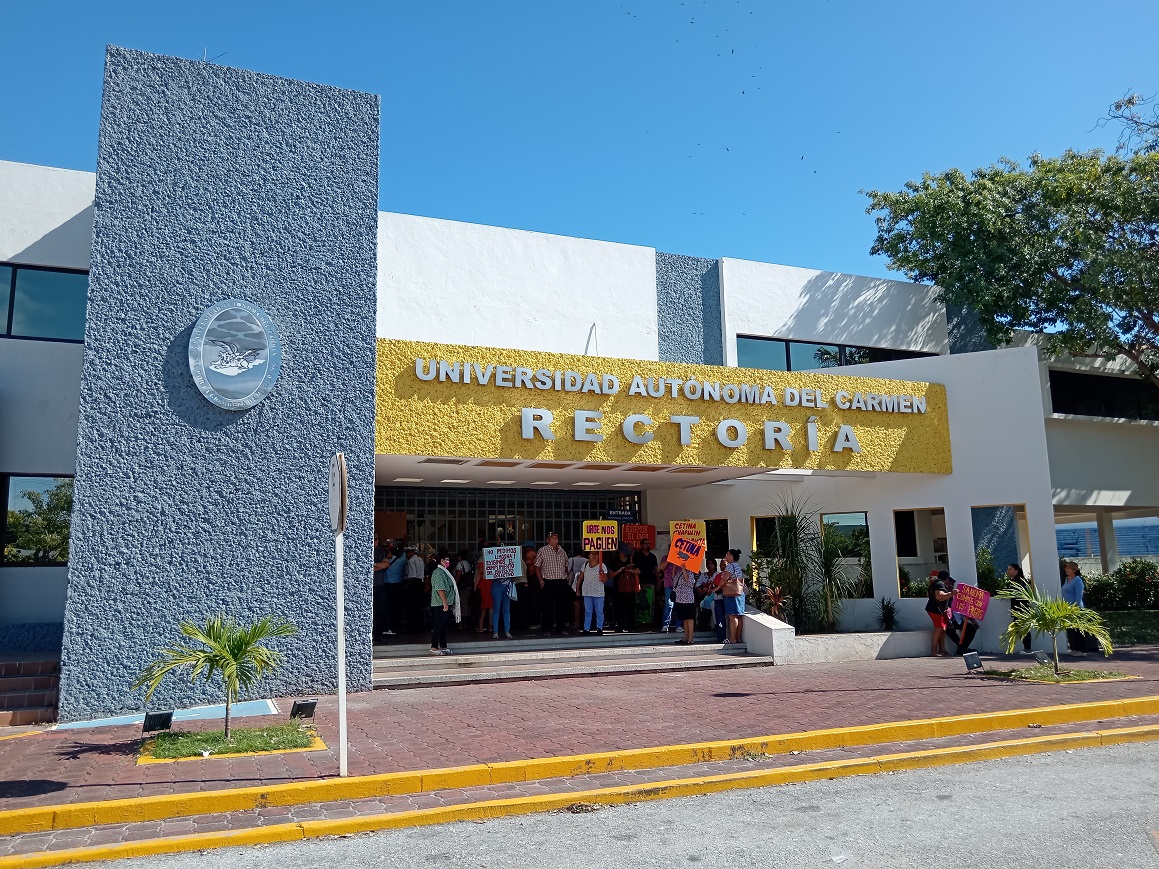 Desertan de la Unacar del 10 al 15% de la matrícula estudiantil