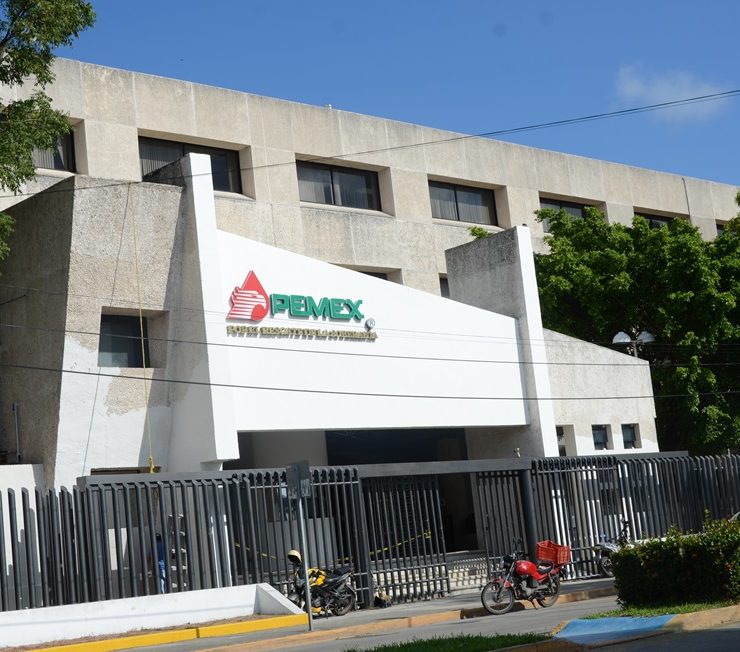 Continúa adeudo de Pemex a grandes empresas