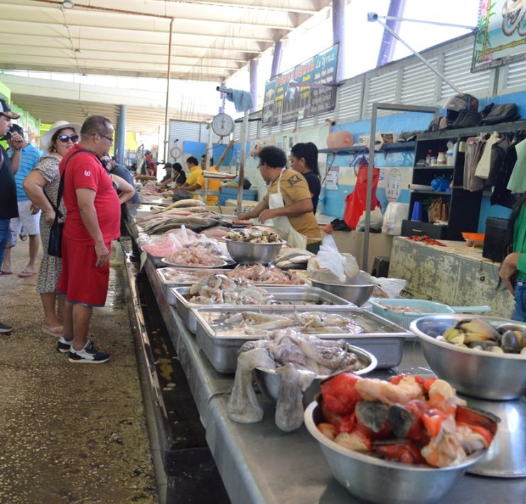 Expendedores de pescados del mercado principal ven repunte en sus ventas