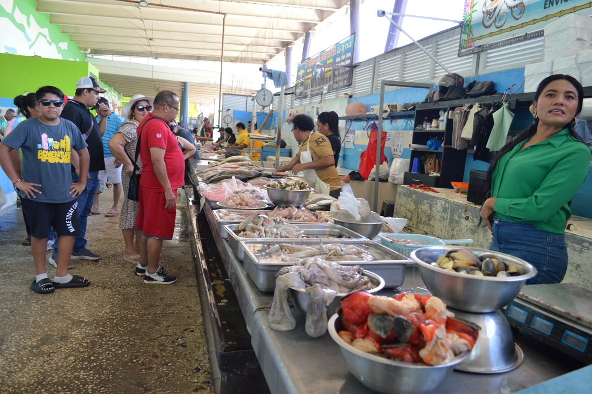 Expendedores de pescados del mercado principal ven repunte en sus ventas