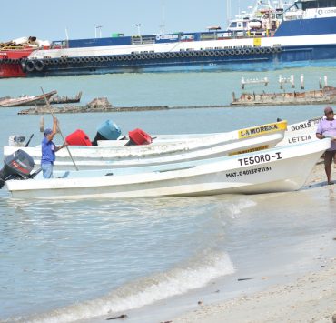 Pemex no tiene la obligación de regalar redes a pescadores