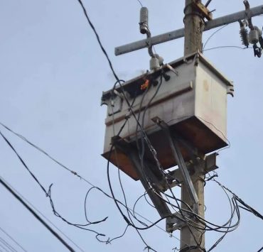 Sobrecarga y transformadores viejos provocan apagones en Atasta