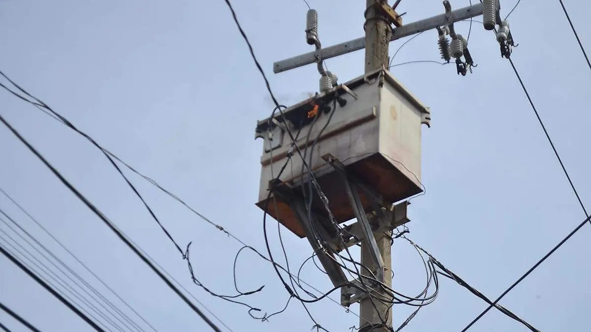 Sobrecarga y transformadores viejos provocan apagones en Atasta