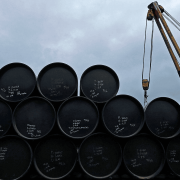 Escalada en Oriente Medio dispara el petróleo y sacude a los mercados globales